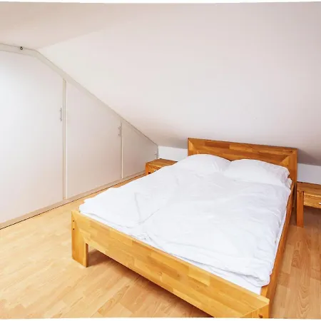 Komfortplus Mit 2 Schlafzimmern Und Balkon Im Dachgeschoss 303 Apartment Binz